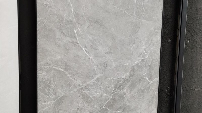 水磨石砖VS瓷砖：材质、工艺与适用场景解析